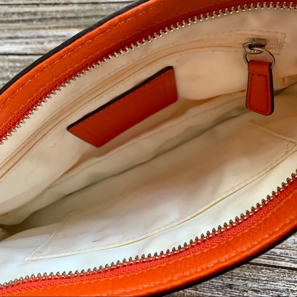 Coach Signature C Clutch - Picture 5 of 6